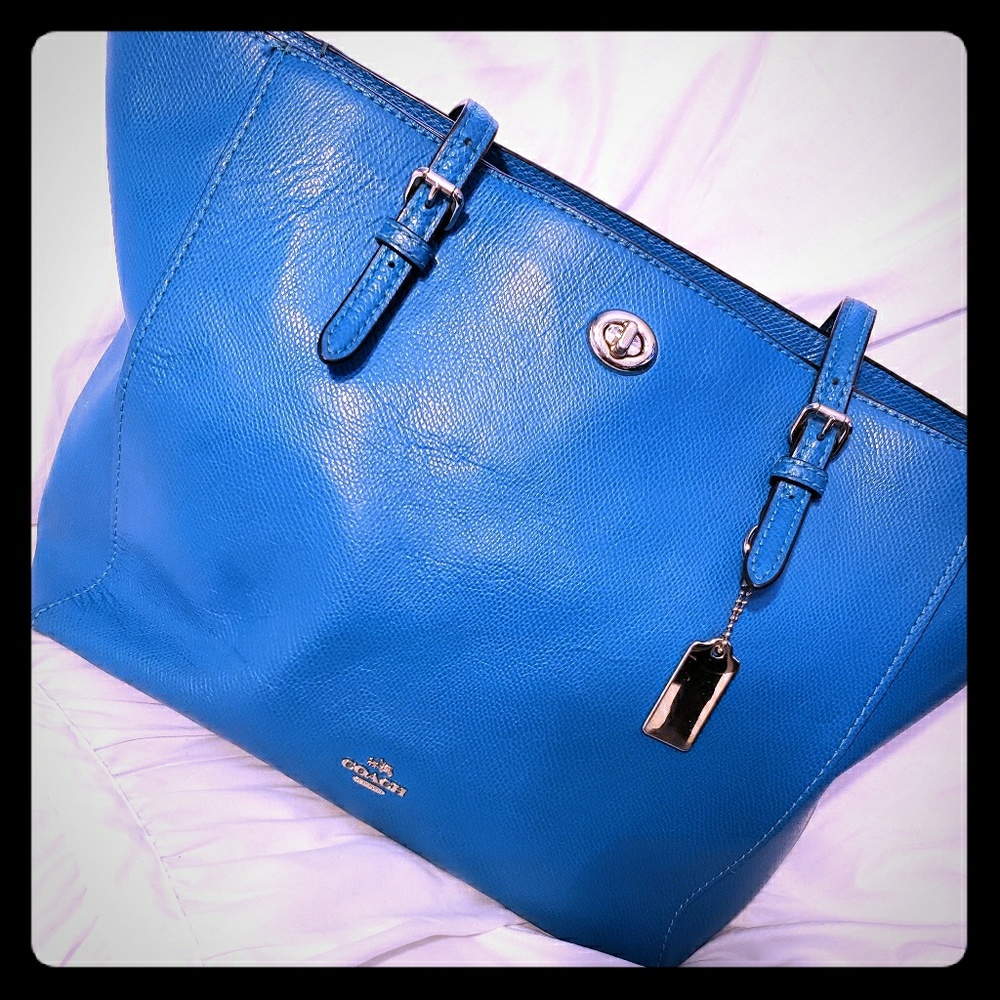 Teal colored Coach Tote with matching wristlet